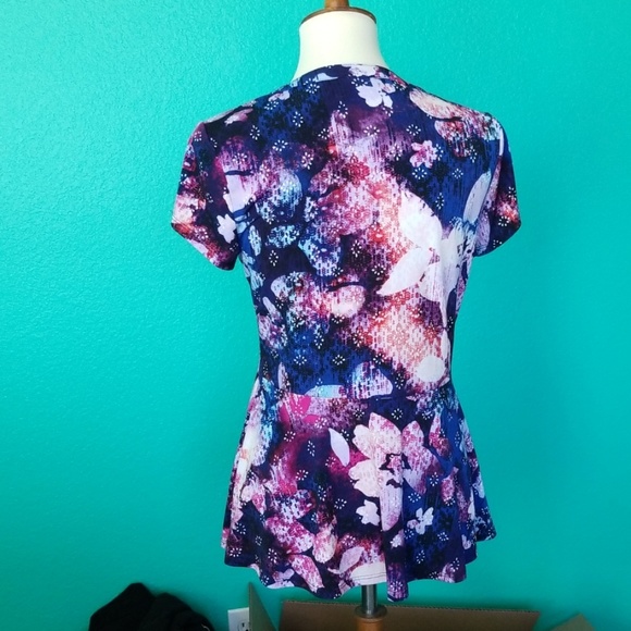 Floral Peplum-like blouse - Picture 3 of 5
